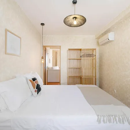 Dos Gunn, Da Tatil Evi *